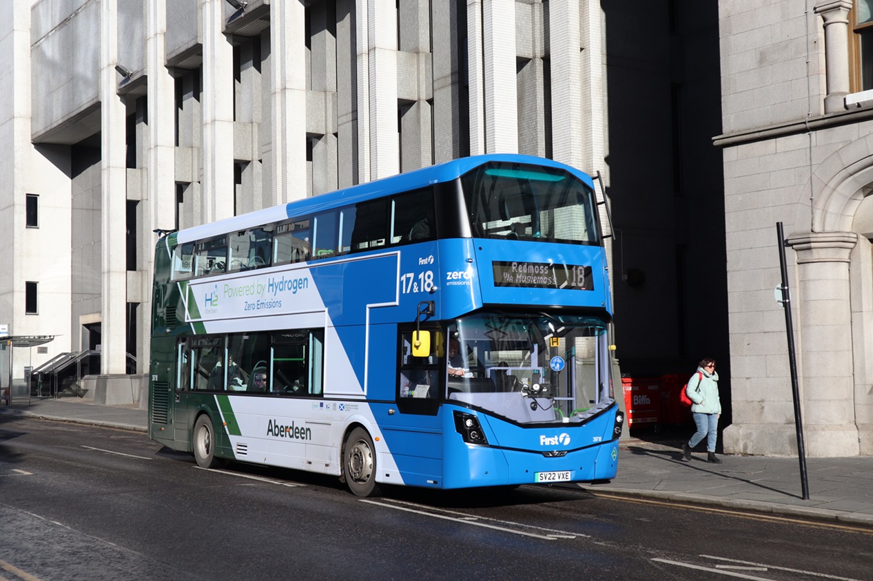Wrightbus StreetDeck Hydroliner with First Aberdeen