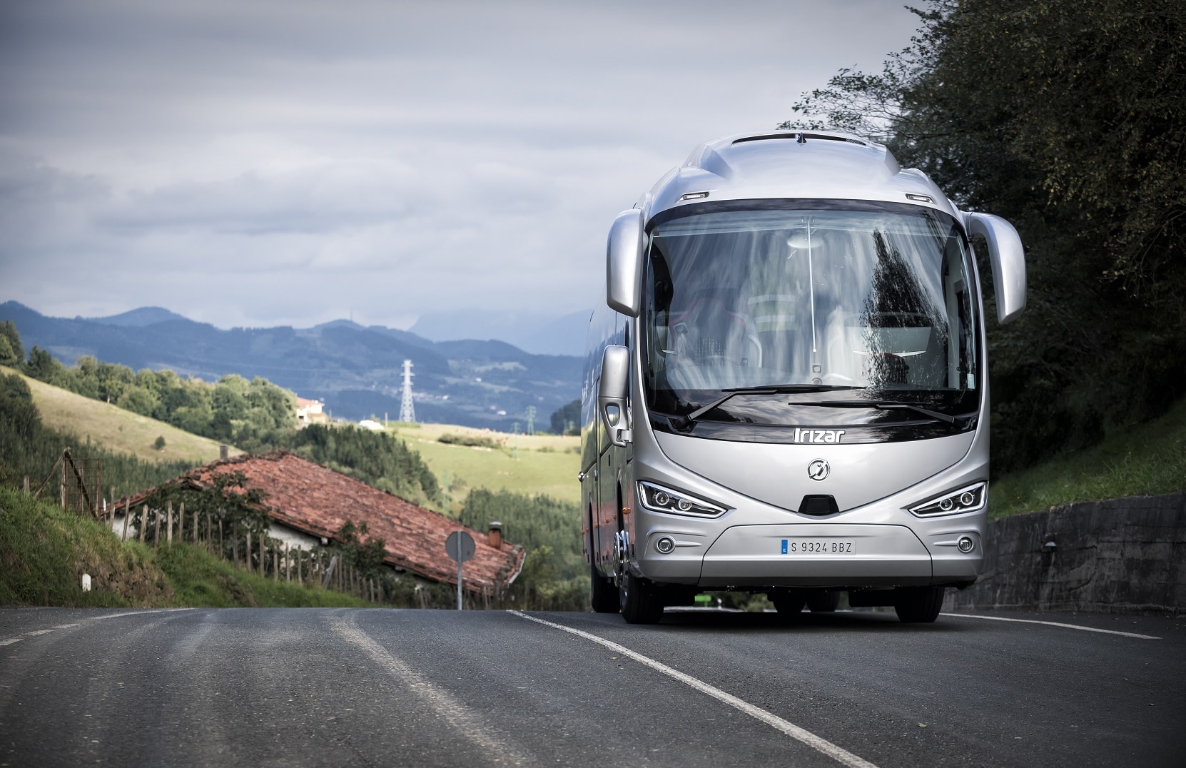 Irizar launches i6S coach