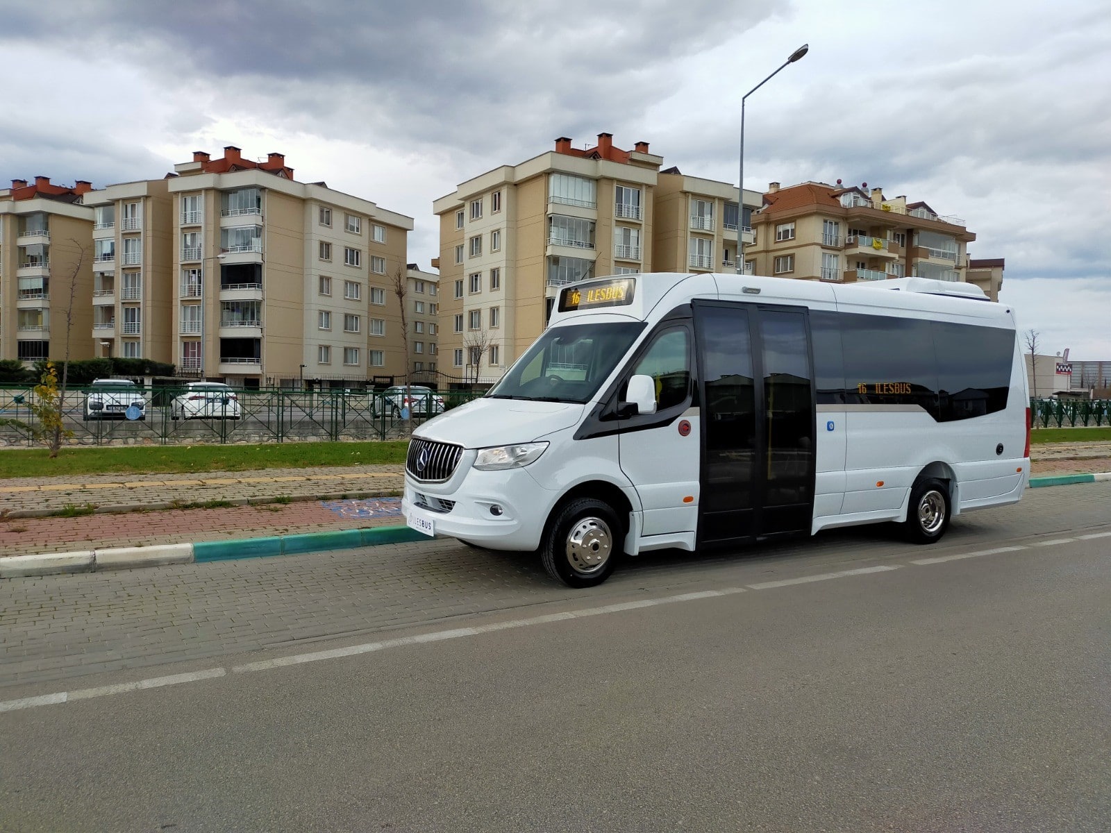 Ilesbus I-City low-floor minibus arrives in the UK