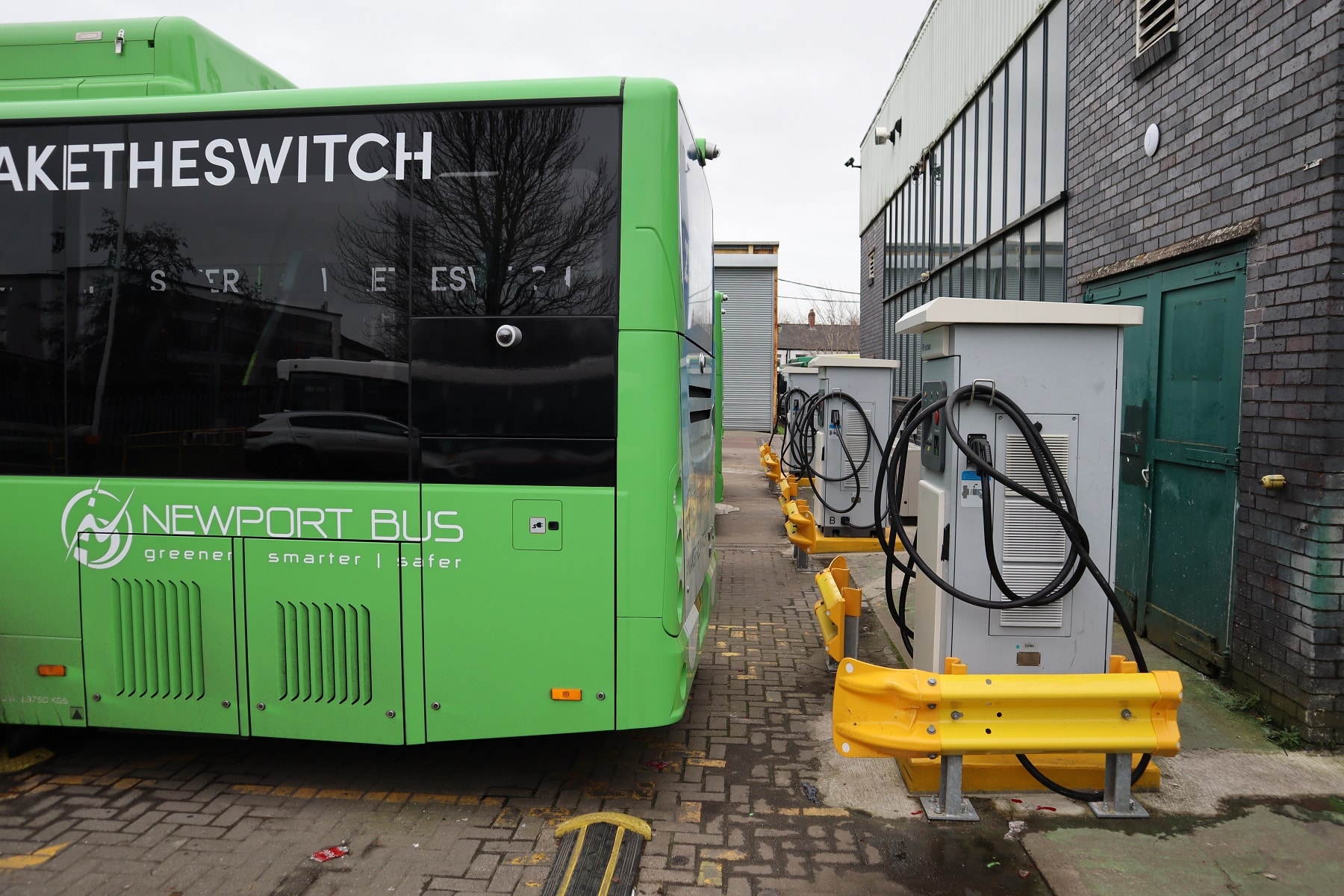 Newport Bus battery-electric Yutong E12s plugged in