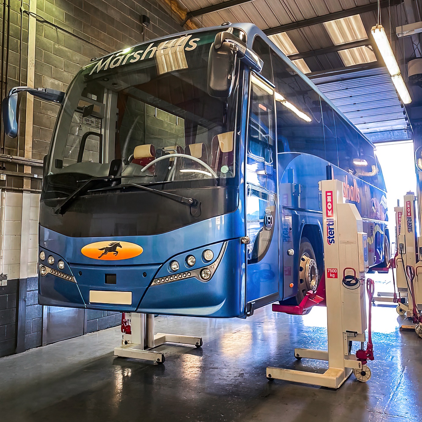 Marshalls Coaches Stertil Koni wireless column lifts