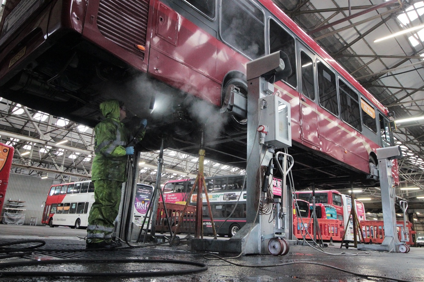 Totalkare wash bay lifts at NXWM West Bromwich depot