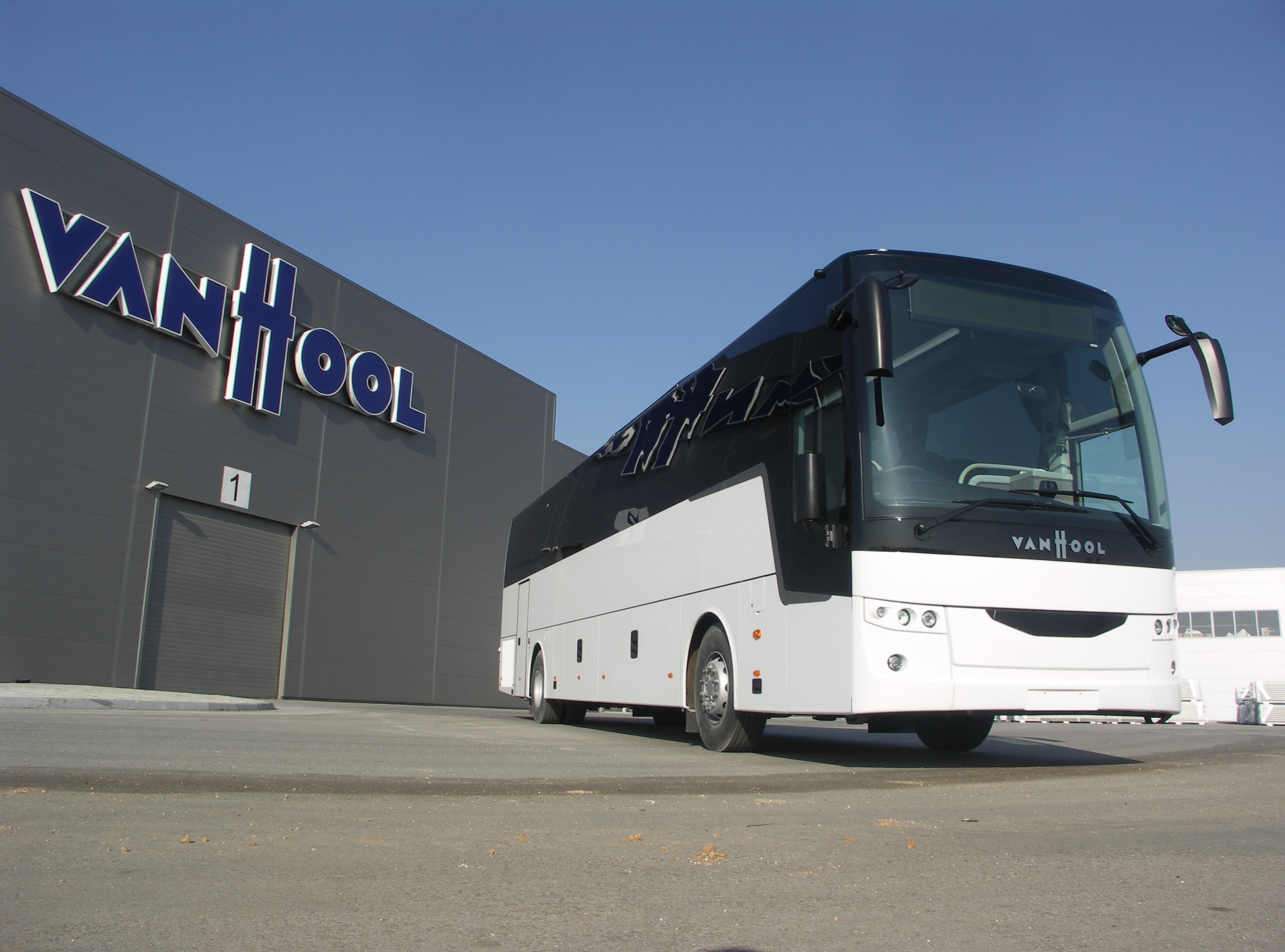 Van Hool underlines commitment to the UK market