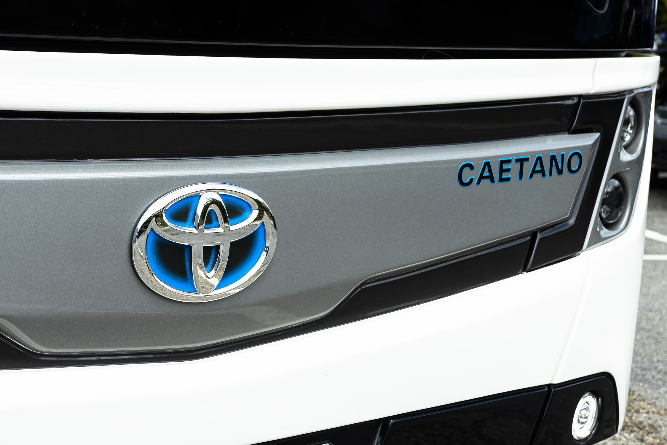 CaetanoBus and Toyota in co branding exercise