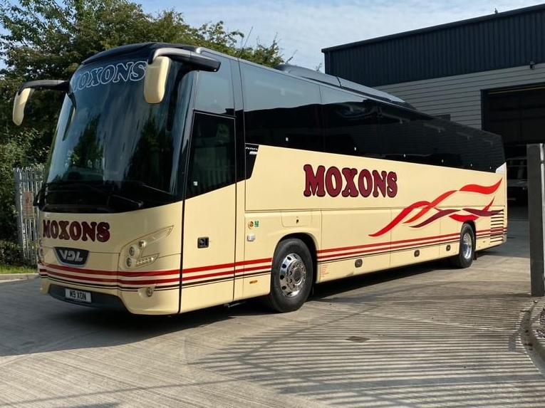 Moxons Tours VDL Futura FHD2