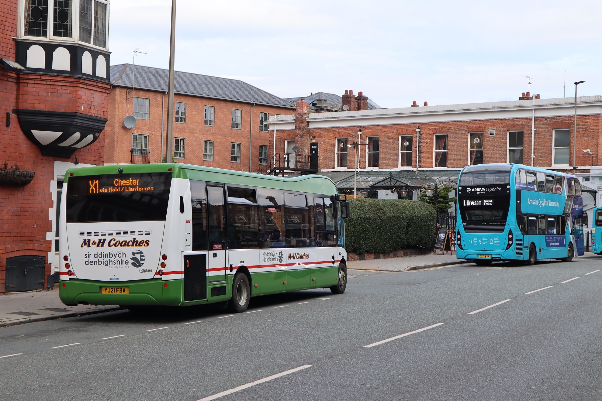 Cross border services to England considered in Welsh bus franchising proposals