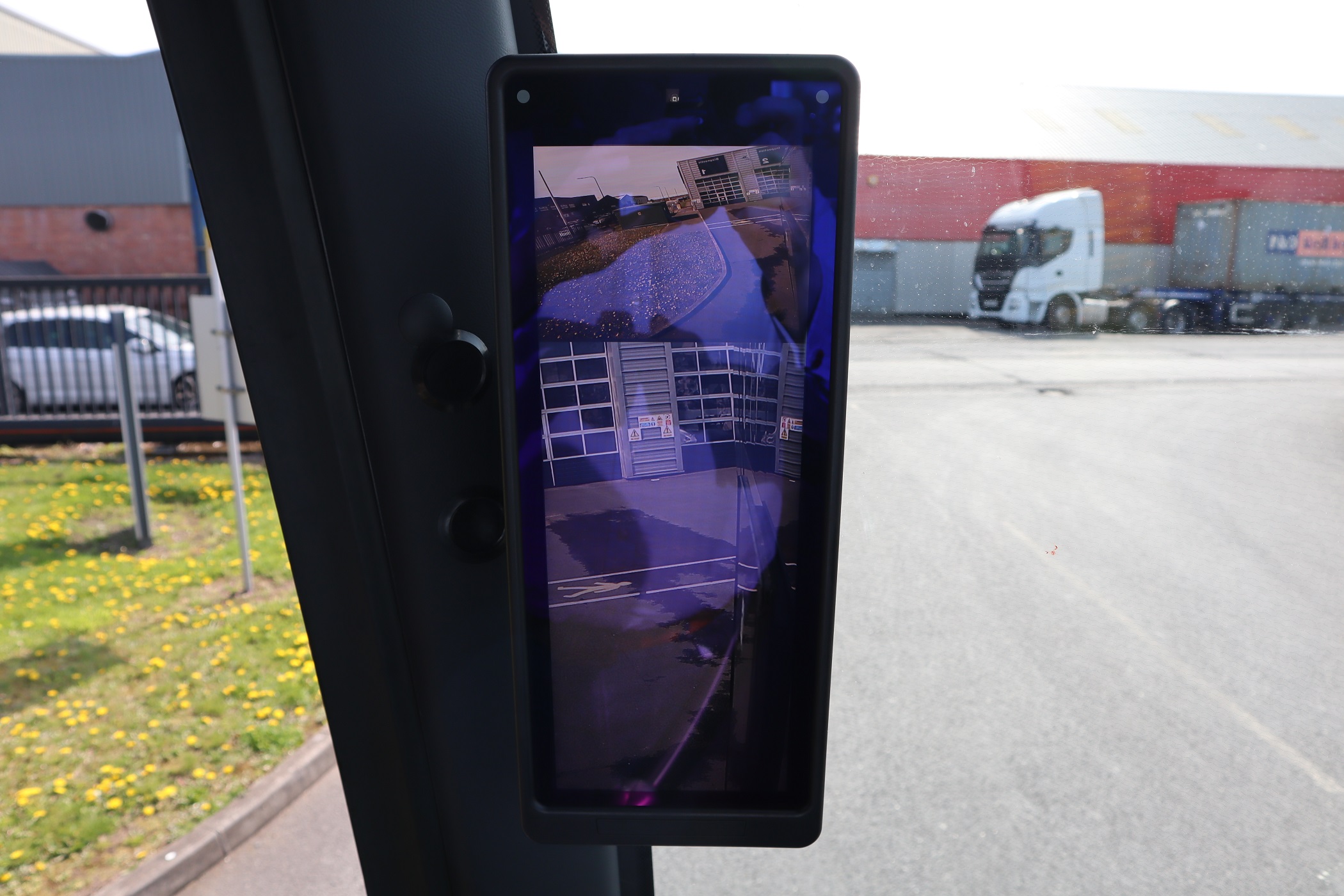 Nearside A pillar OptiView display