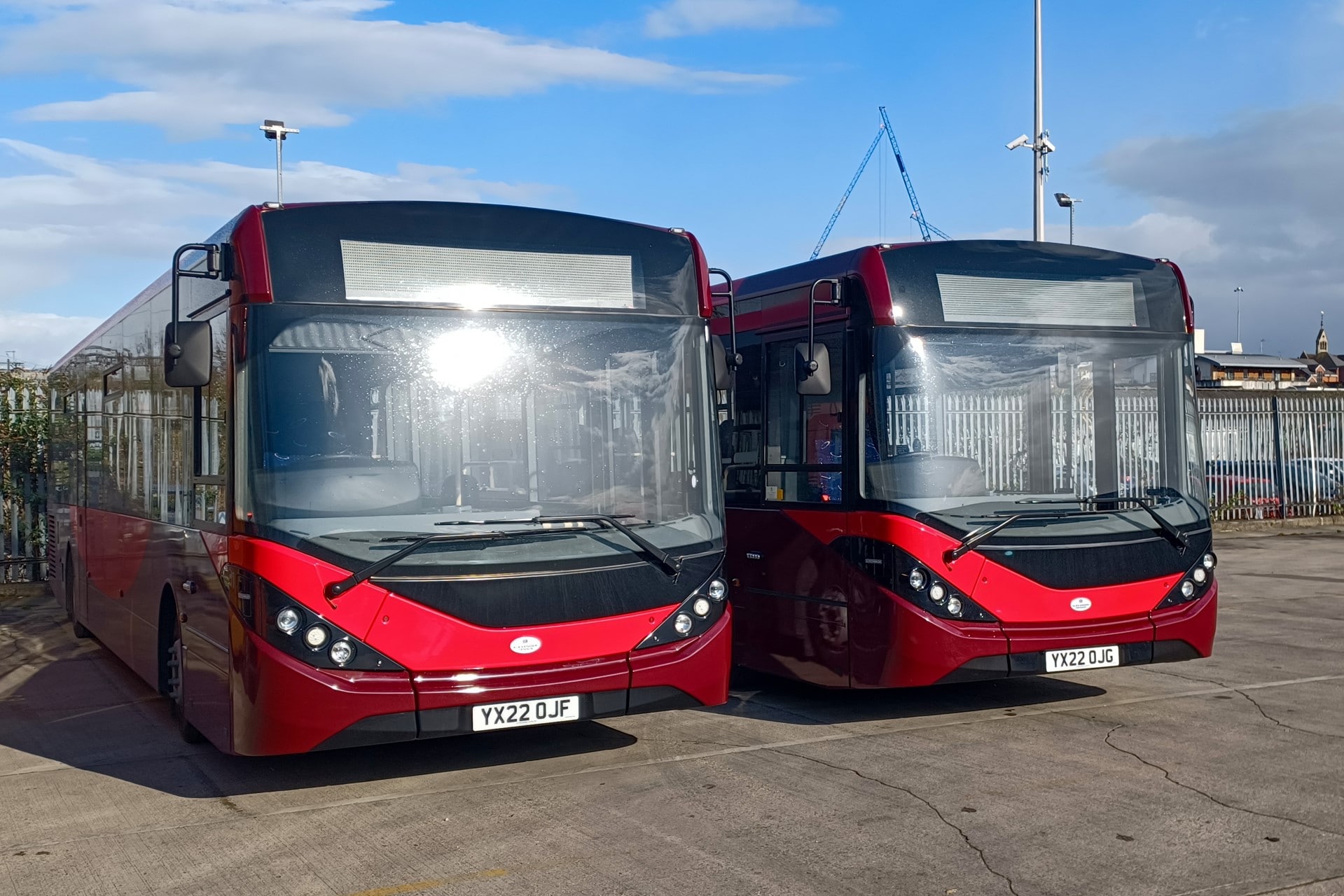 Thames Valley Buses ADL Enviro200 pair