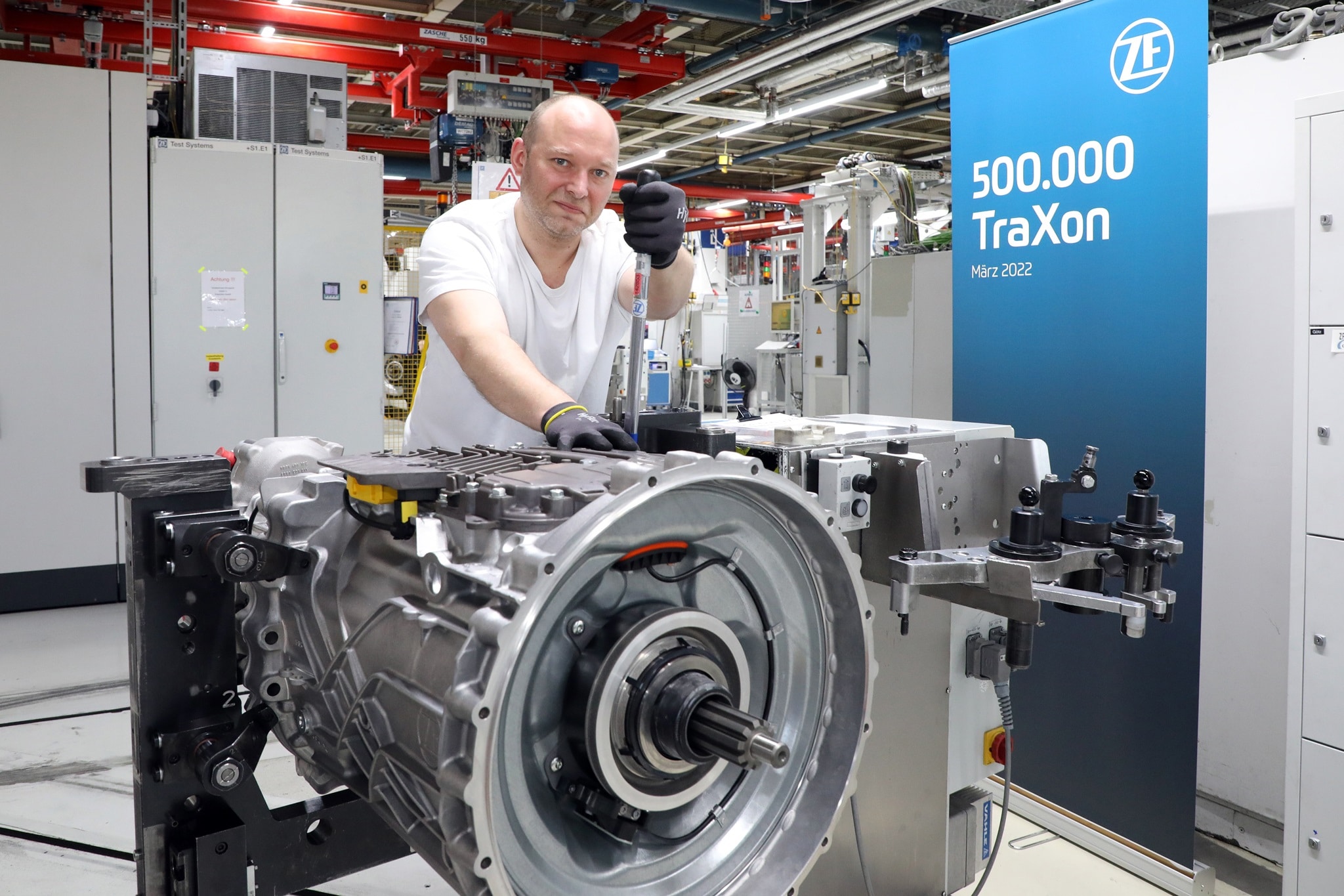 ZF Traxon 500,000th unit produced in Friedrichshafen