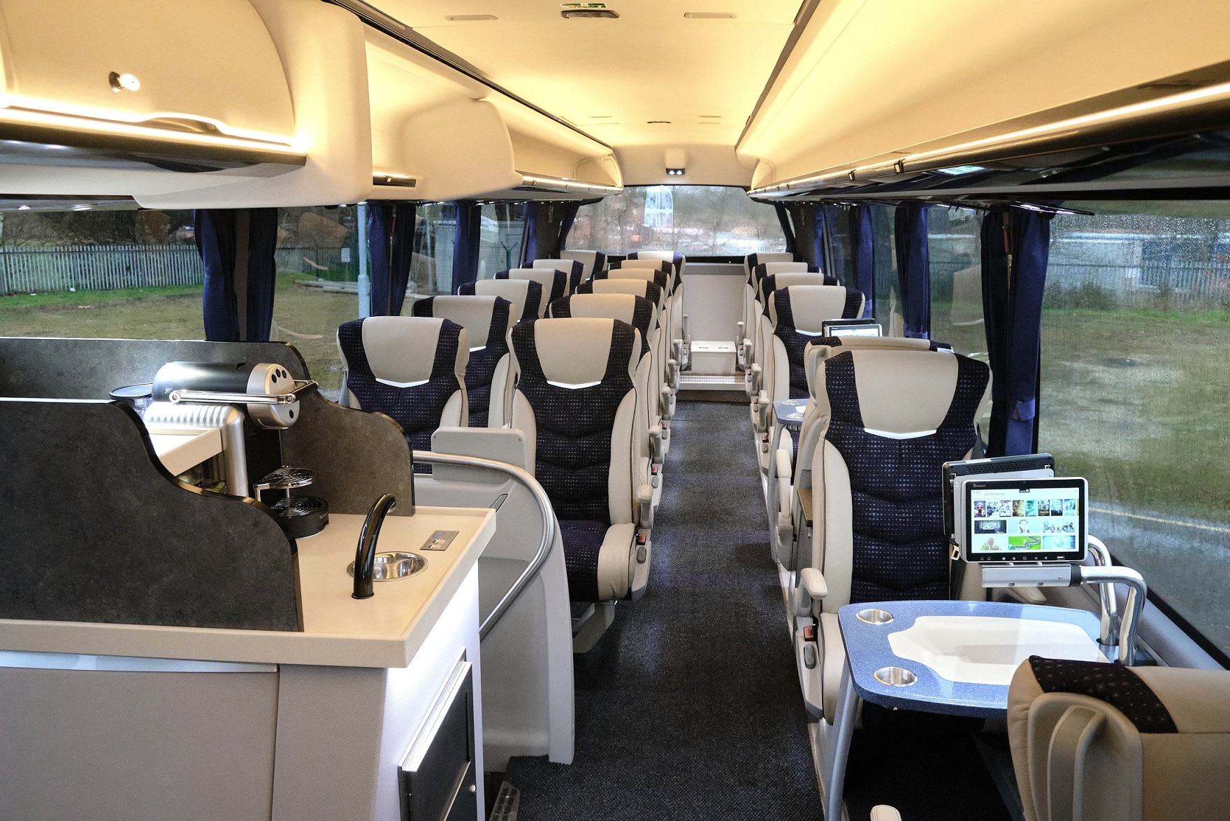 Leger Luxria coach fleet to grow to 11 in June