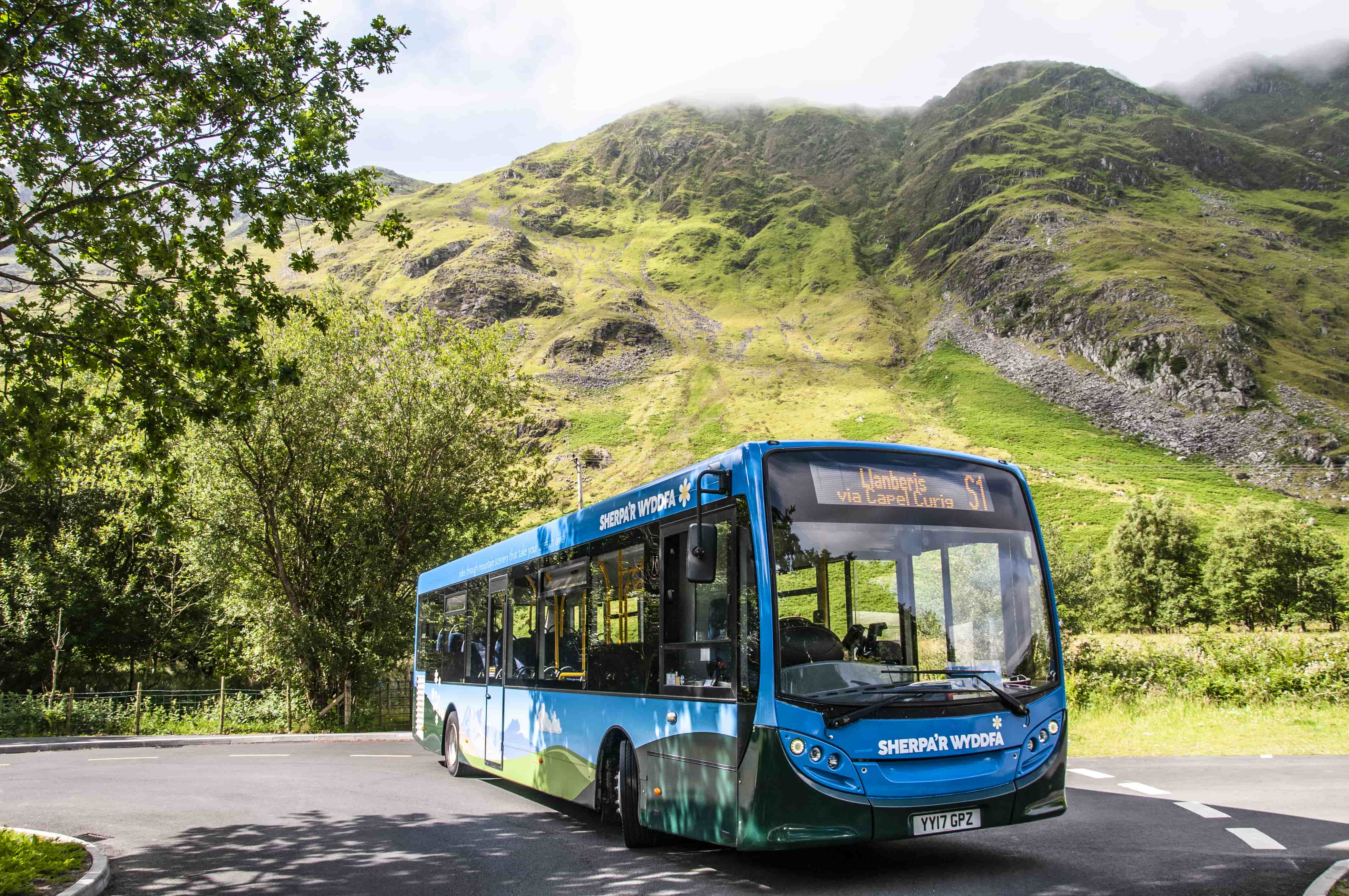 Sherpa'r Wyddfa bus parked