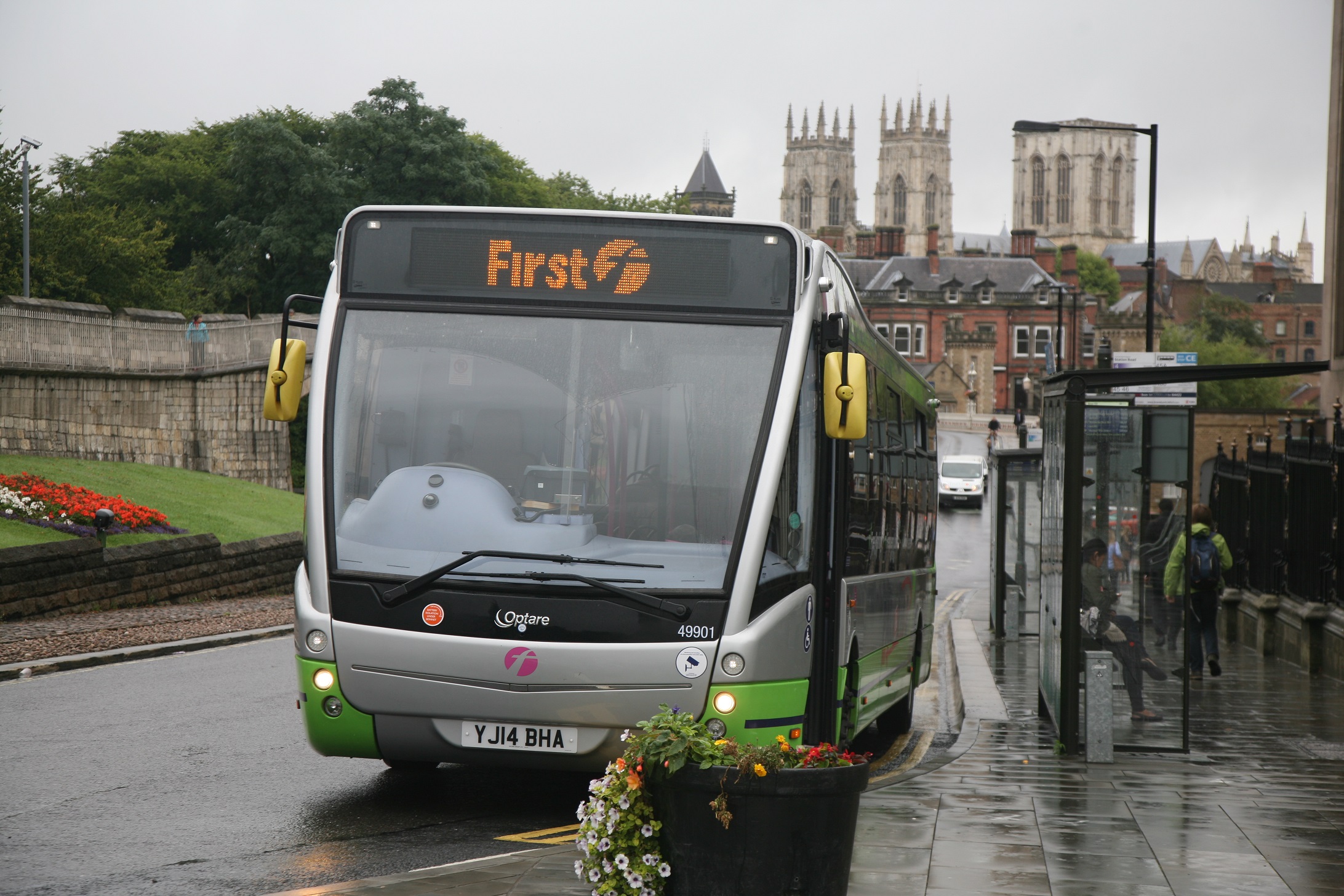 Equipmake to repower 12 Optare Versa EVs in First York fleet