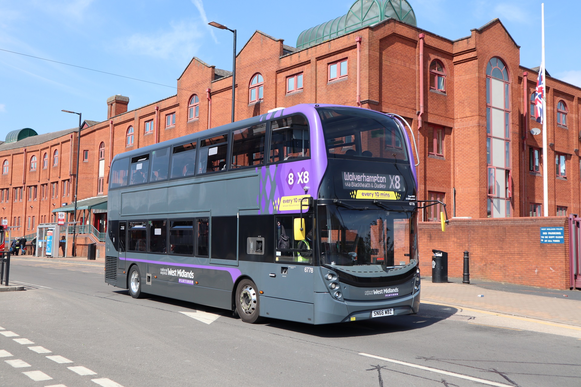 Over 130 bus operators to participate in £2 fare cap grant scheme