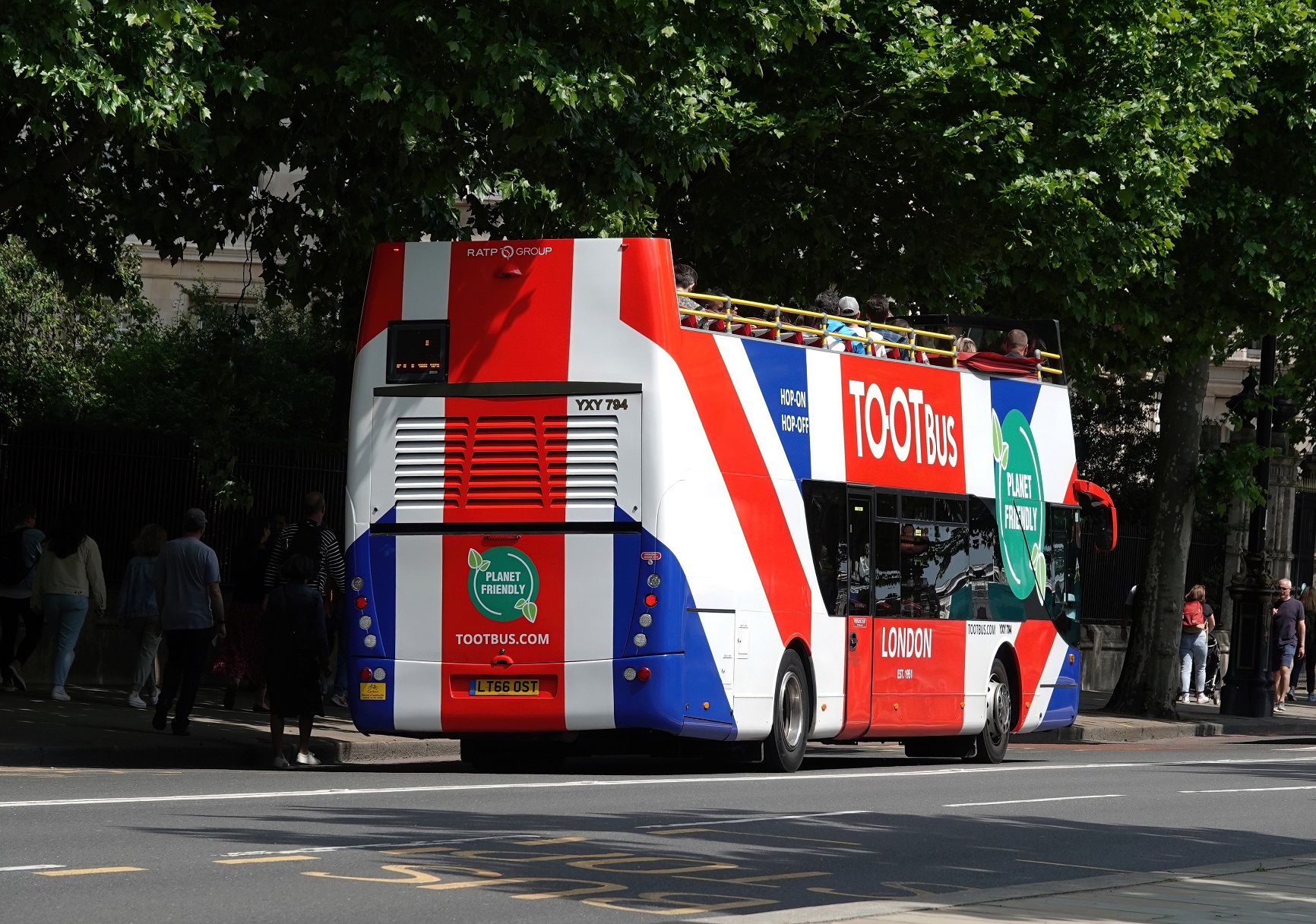 Tootbus London uses HVO as a fuel