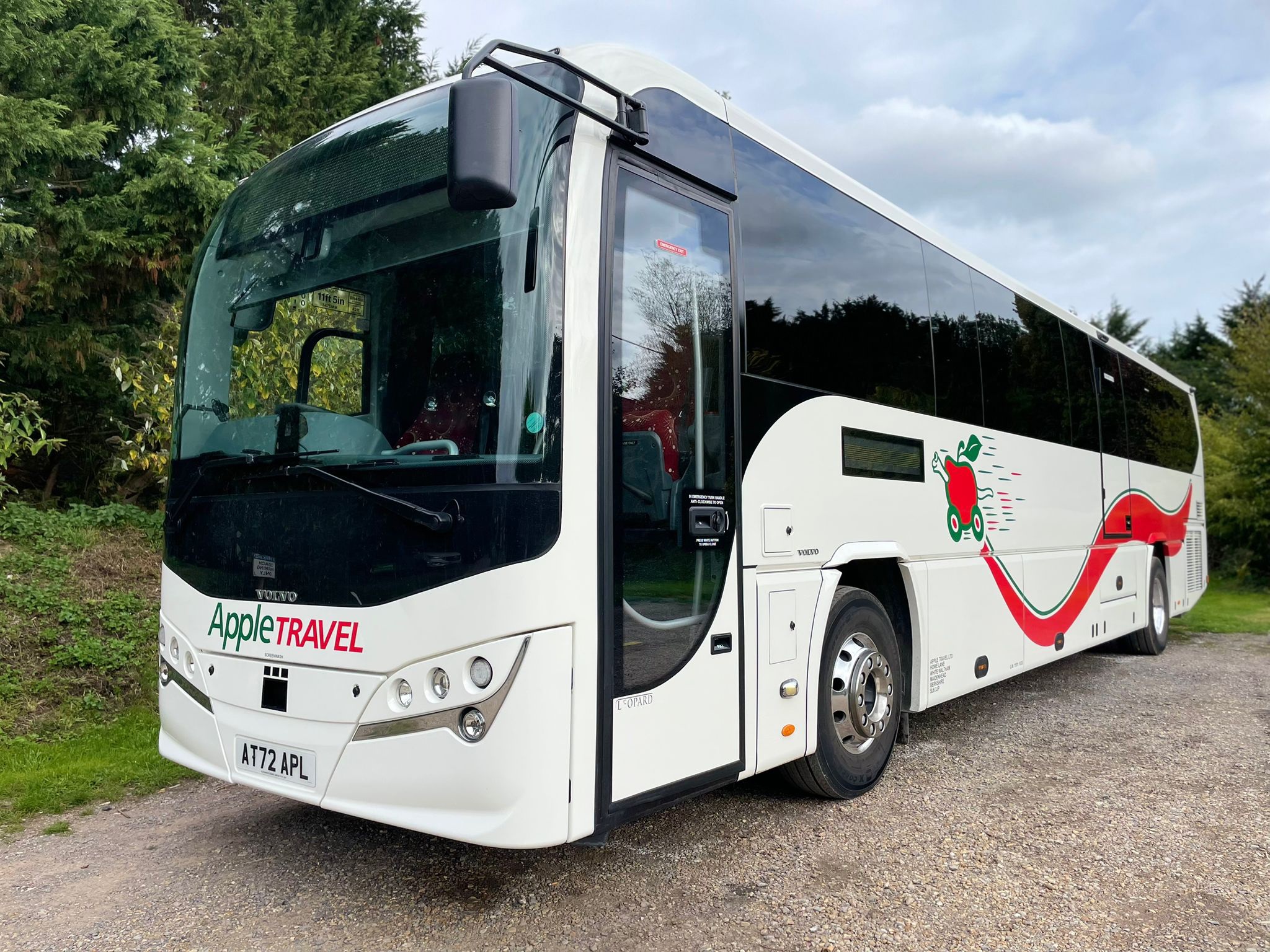 Apple Travel Volvo B8R Plaxton Leopard