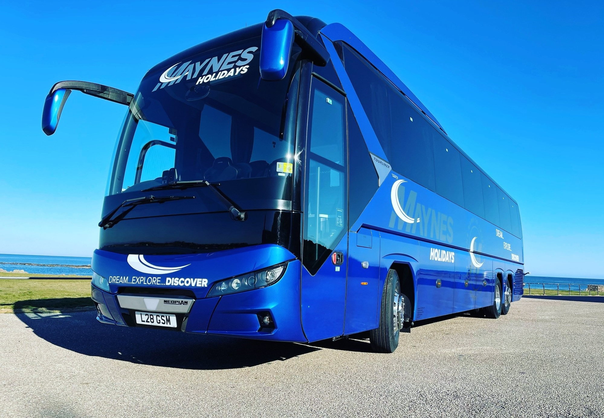 Maynes Holidays Neoplan Tourliner