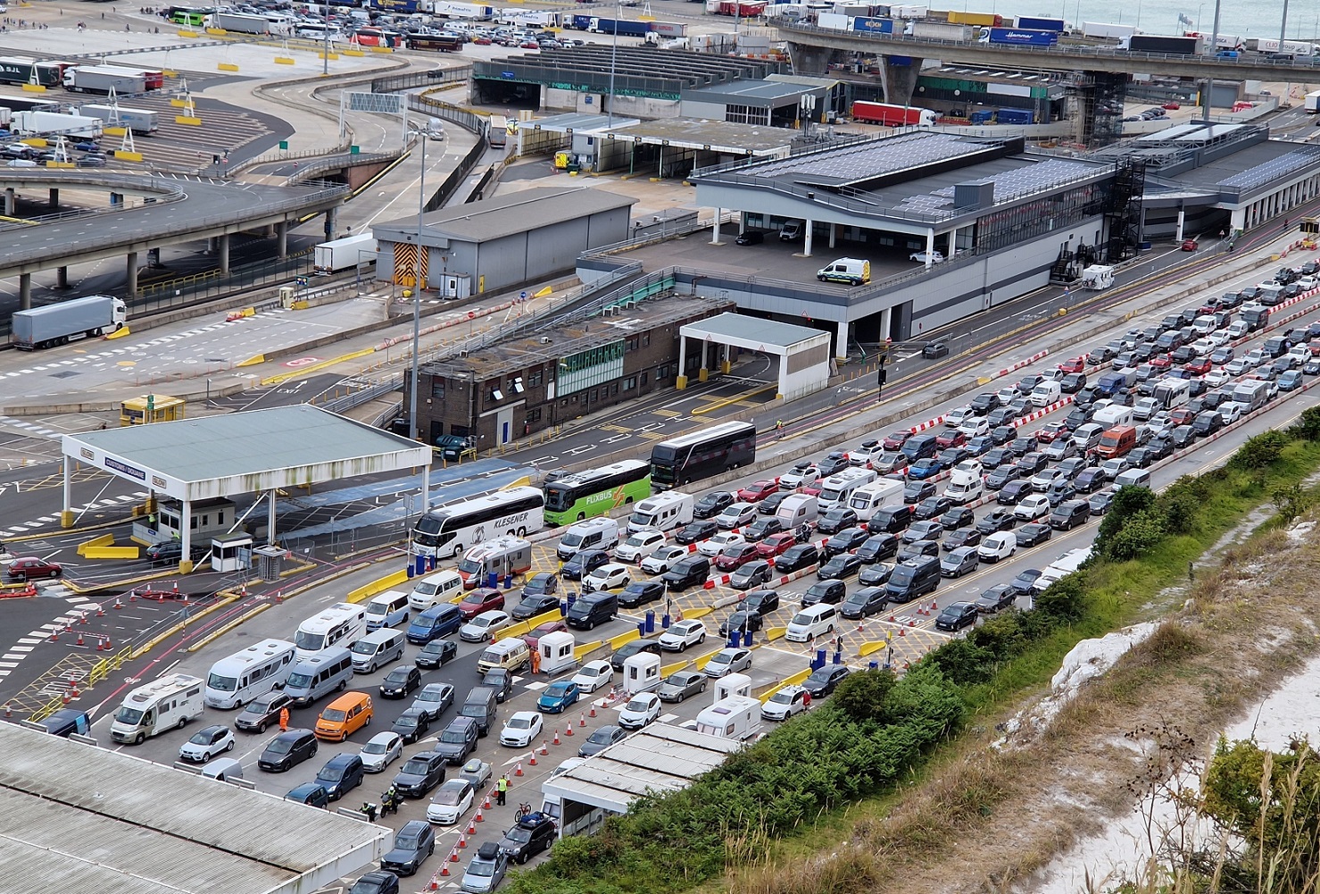 Coach traffic among queues at Port of Dover