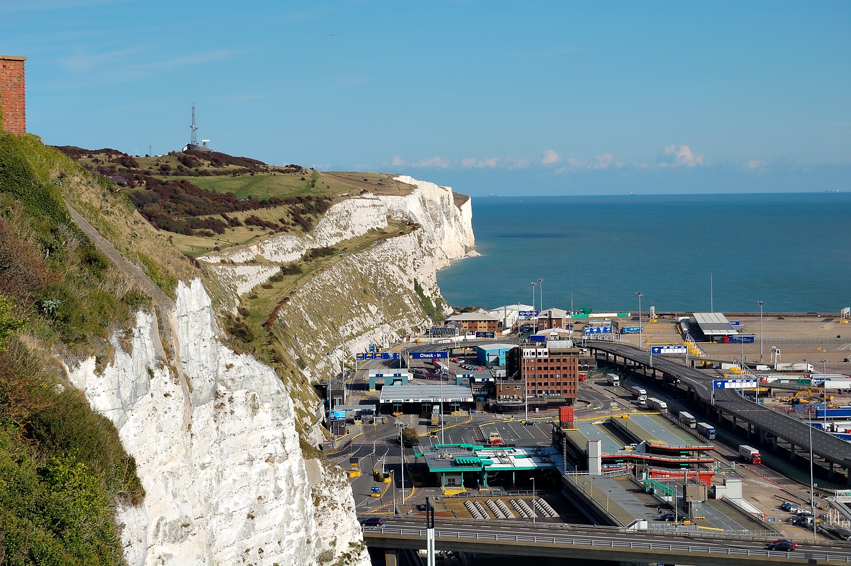 Urgent action required to solve coach traffic delays at Port of Dover