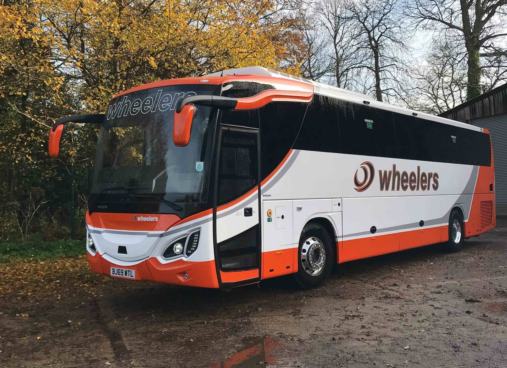 Volvo and MCV to show restyled B8R Evotor coach body in 2024