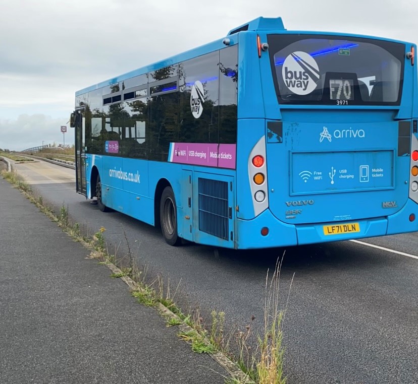 Image of a bus using the Luton Busway