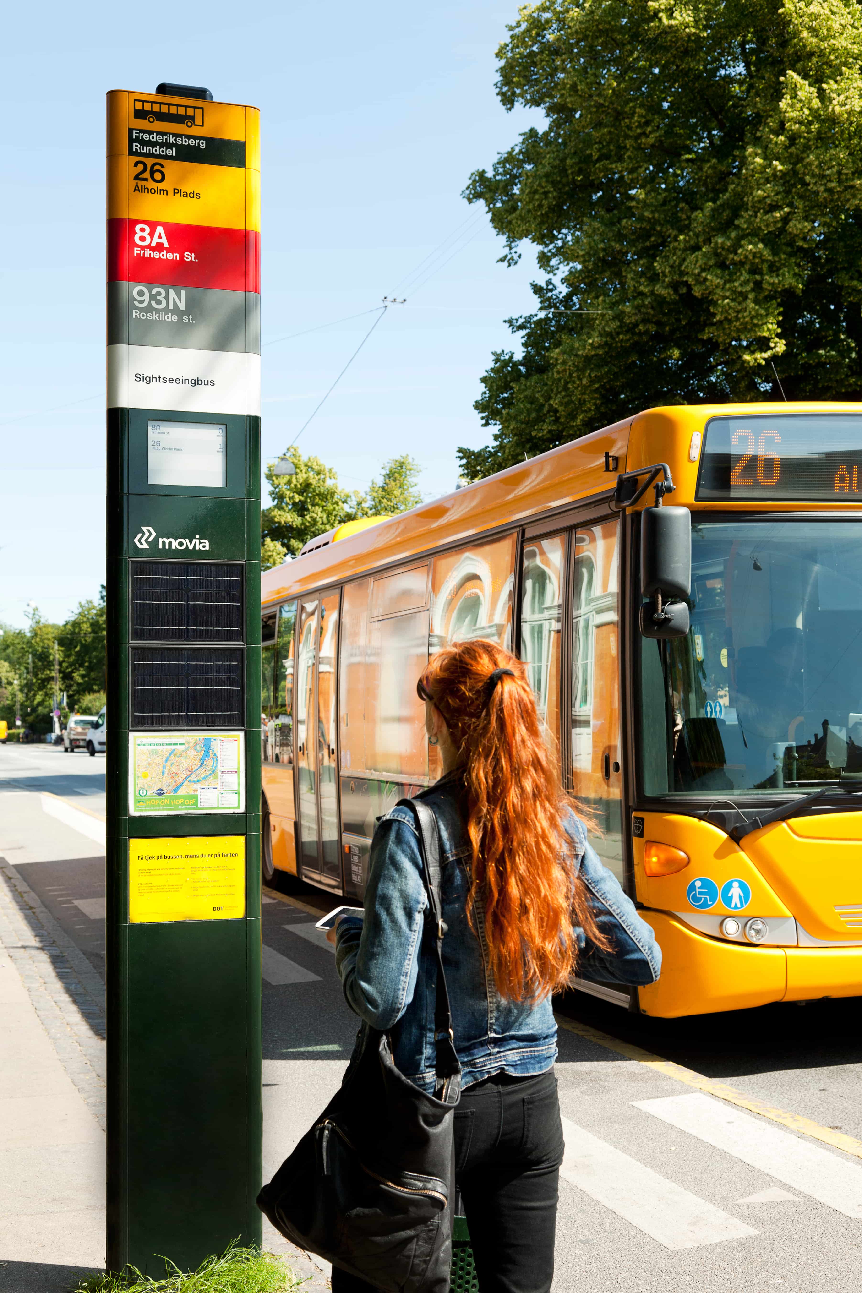 Photo of a MultiQ passenger information totem