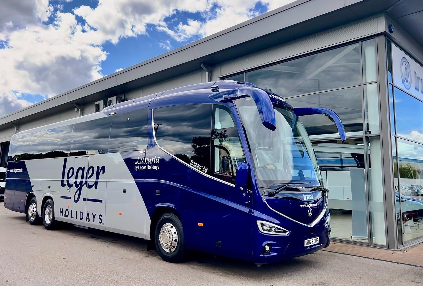 Irizar i8 integral in Leger Luxuria livery