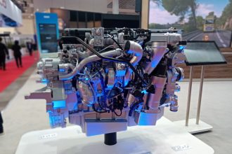 DAF working on Euro 7 as latest coach engines debut