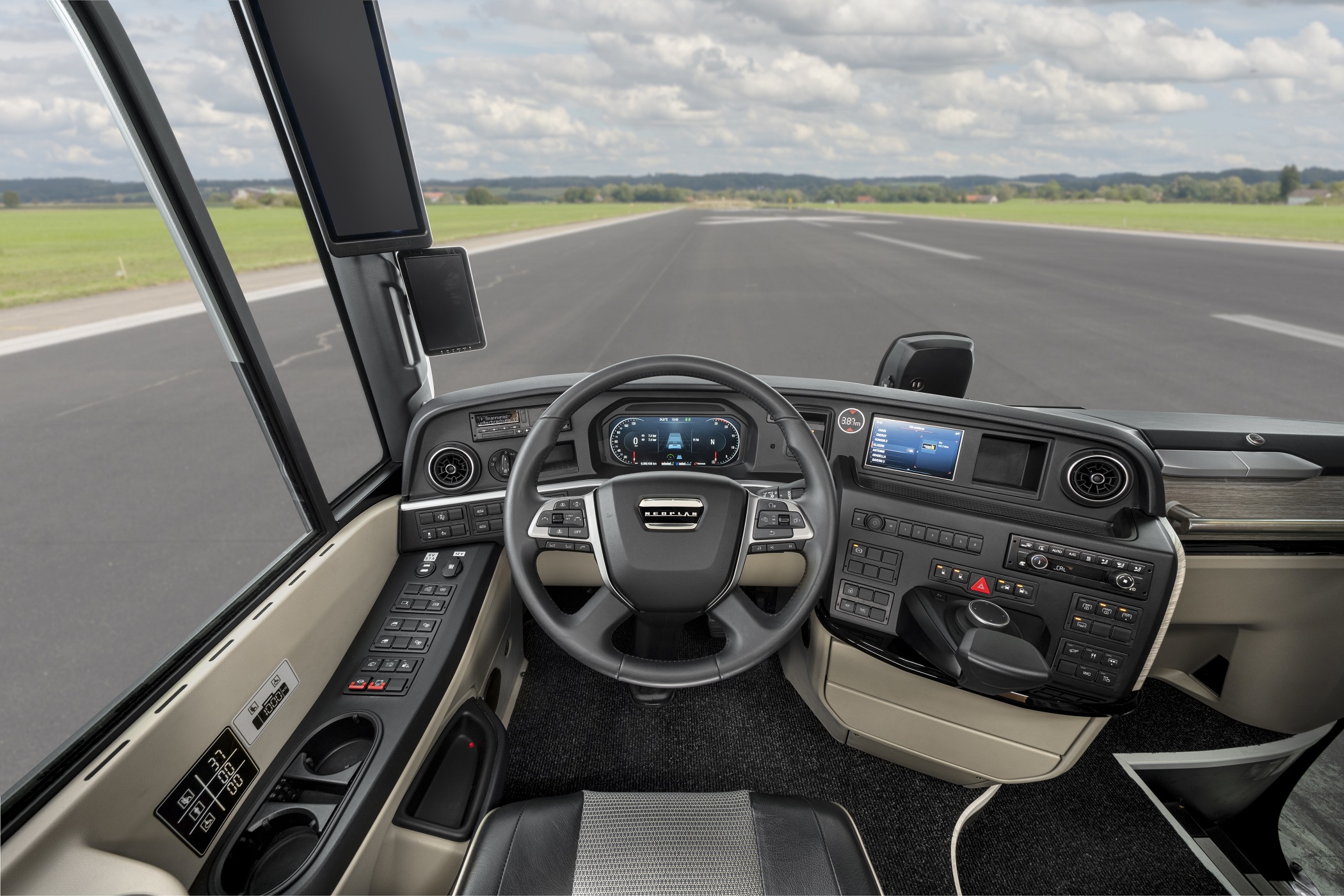 New MAN cockpit for MY2024 Neoplan Tourliner coach