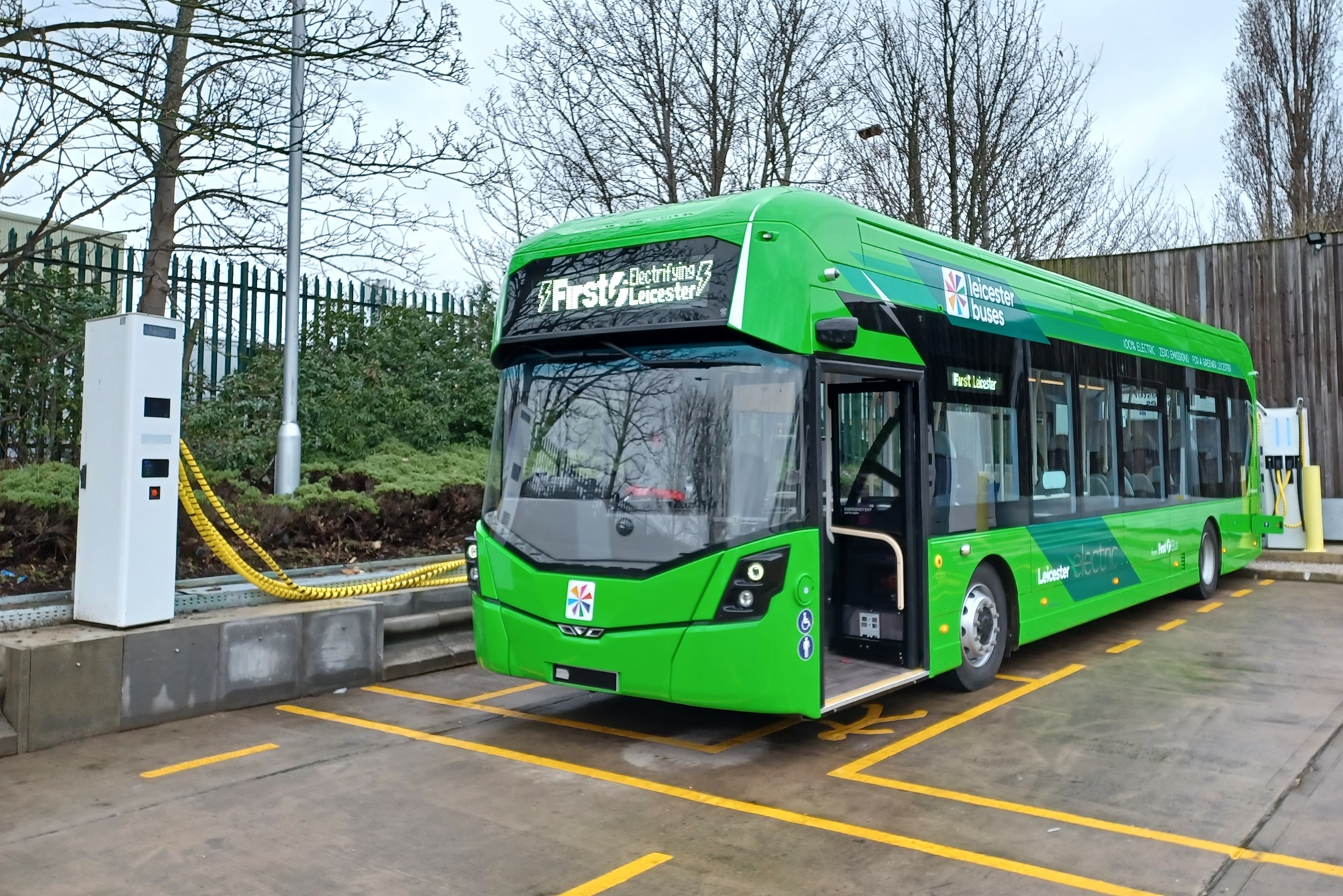 First Bus to procure further electric buses via FirstGroup JV with Hitachi
