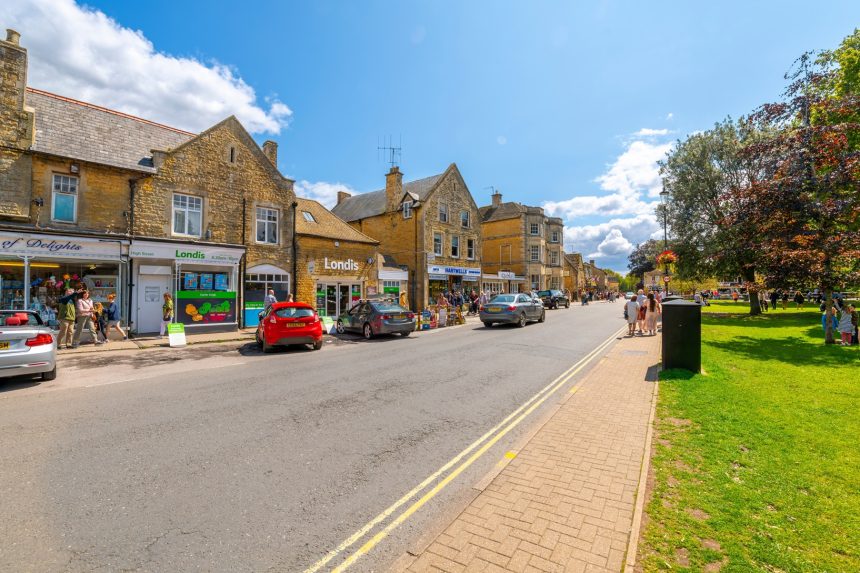 Fears mount over hard stop to coach parking in Bourton on the Water