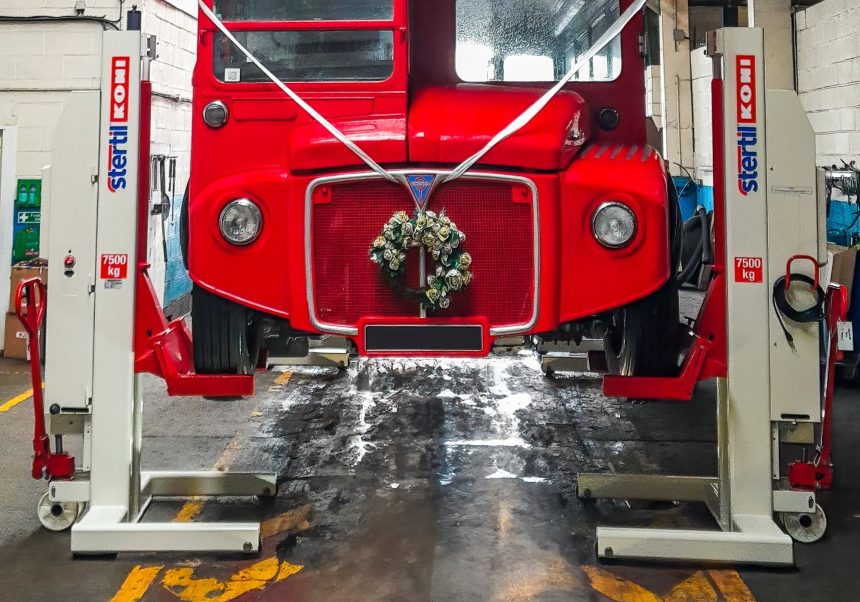 Peoplesbus takes set of Stertil Koni lifts