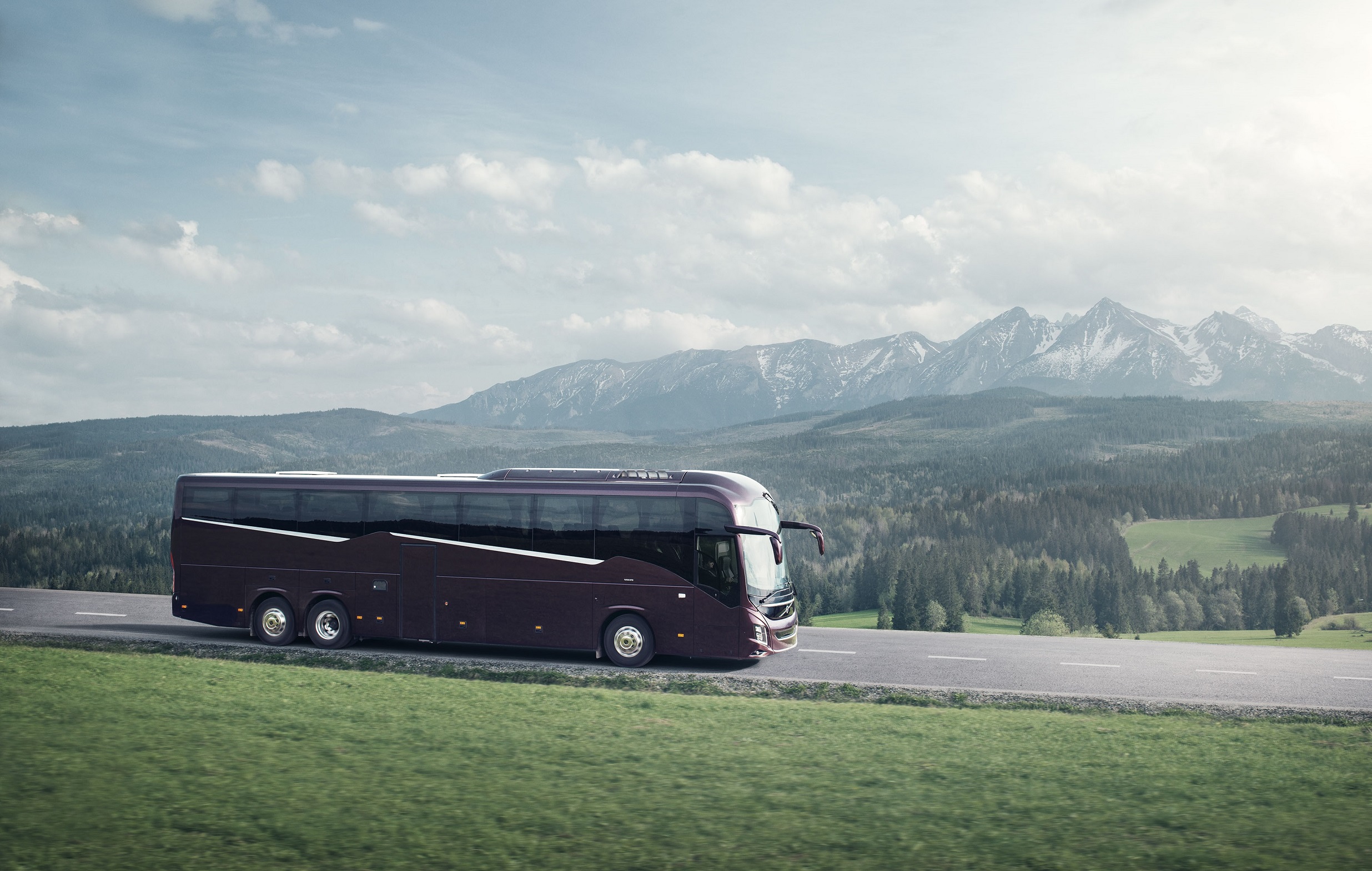 Redwing Coaches confirms Volvo orders for 2024 and 2025