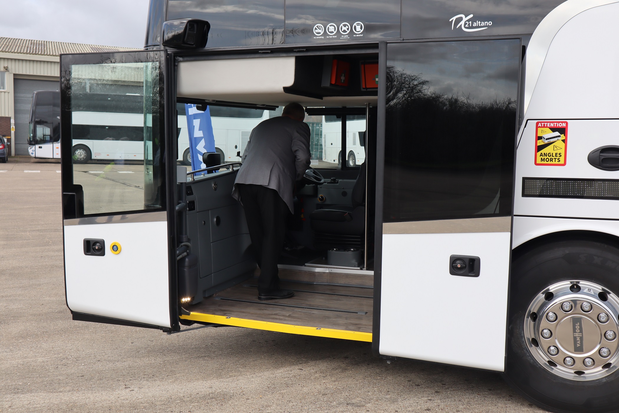 Van Hool TDX21 for National Express