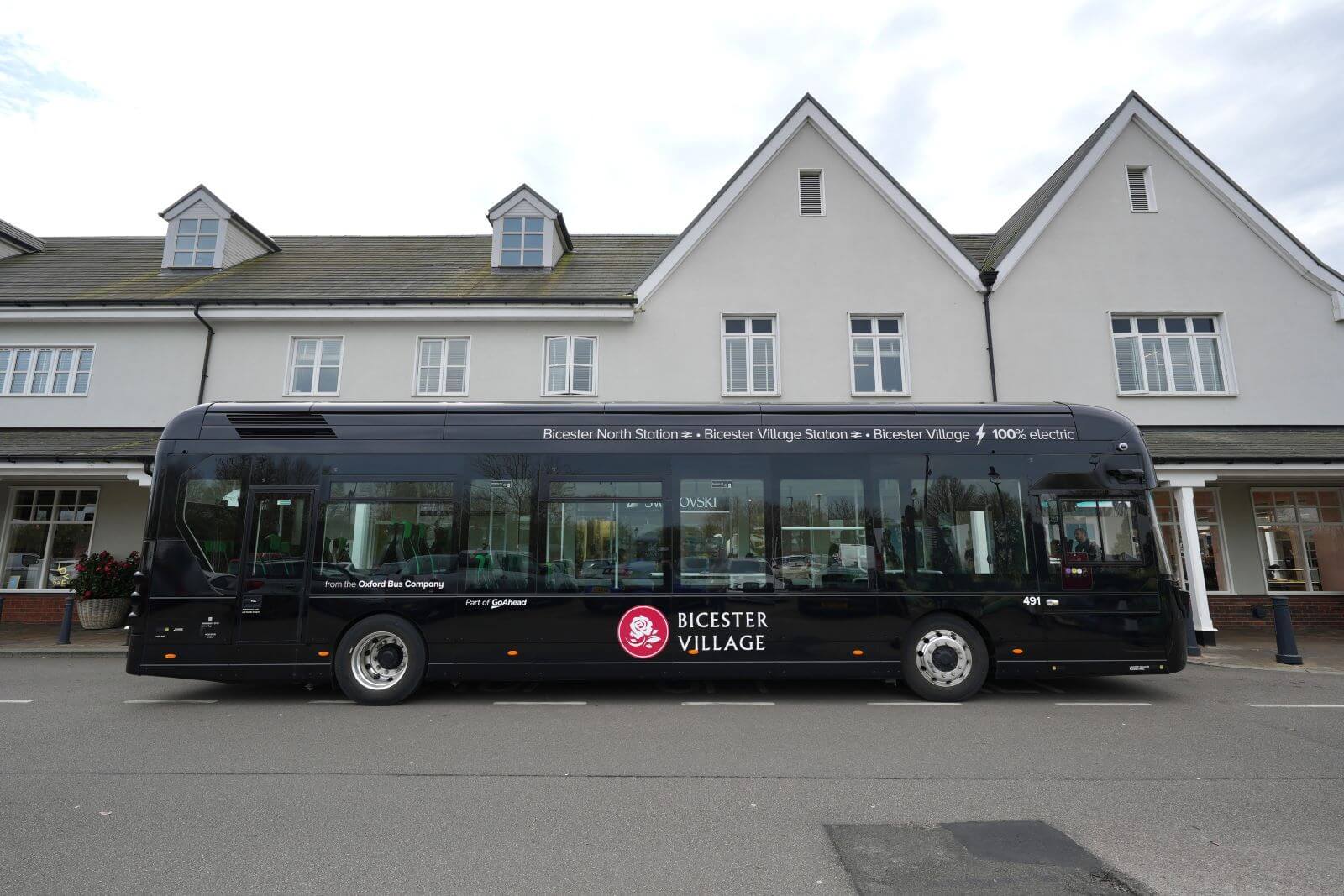 Oxford Bus Company Bicester Village electric (1)
