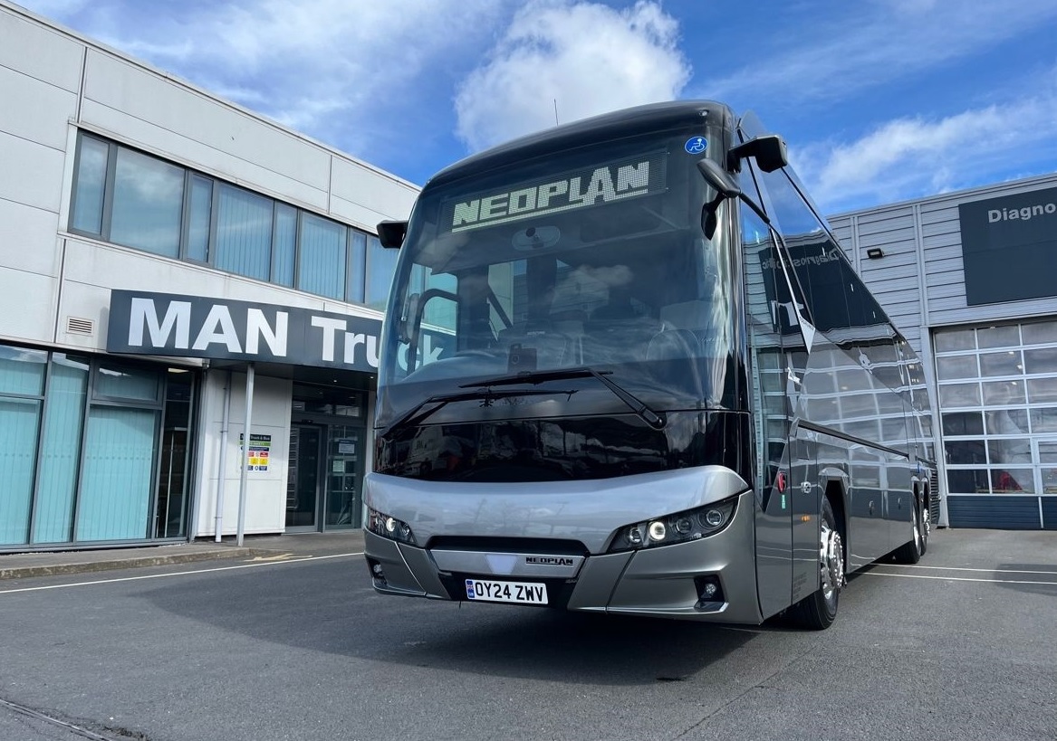 Neoplan Tourliner for Coach Options of Middleton