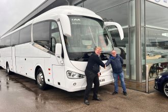 Coracle Coaches Irizar i6 integral