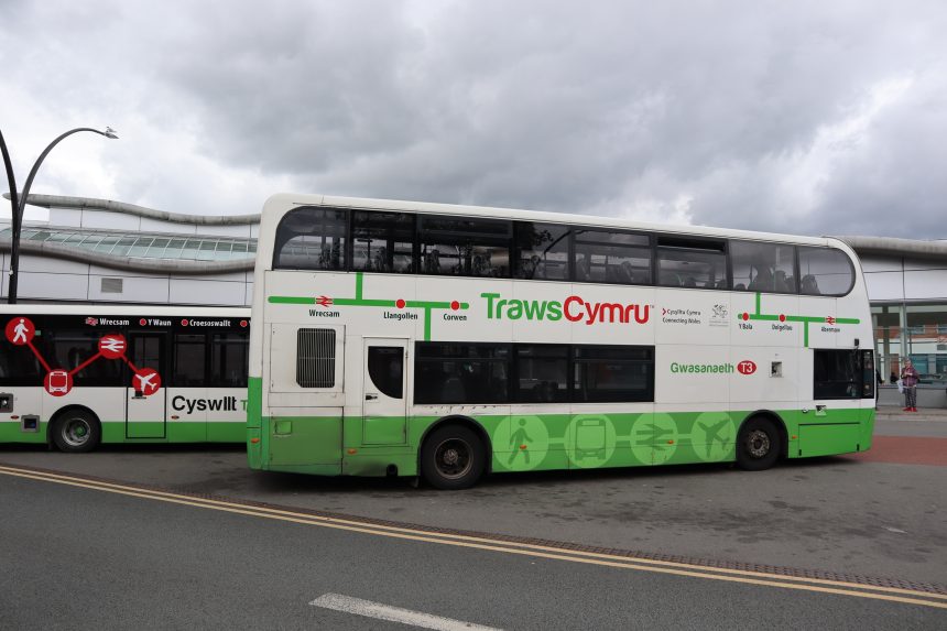 Report explores information and infrastructure barriers to bus use in Wales