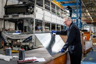 Alexander Dennis plans Falkirk plant closure and Larbert suspension
