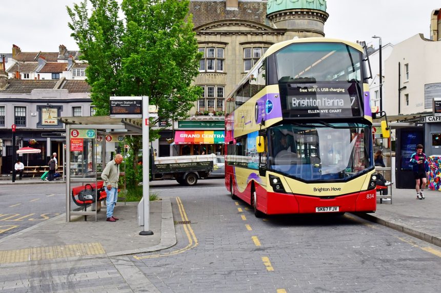 Brighton & Hove Buses pilots contactless season ticket
