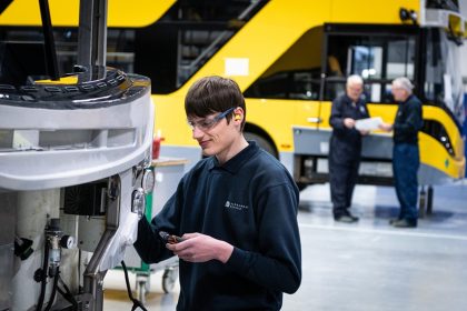 Alexander Dennis to maintain bus manufacturing in Scotland