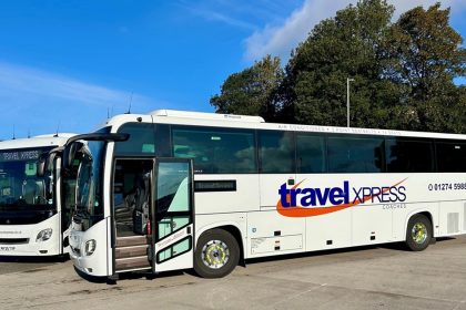 MOBIpeople Premium coach pair for Travel Xpress of Shipley