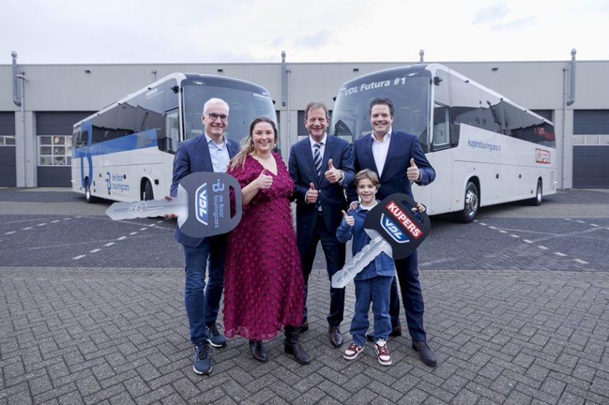 VDL Futura 3 coaches handed over to first customers
